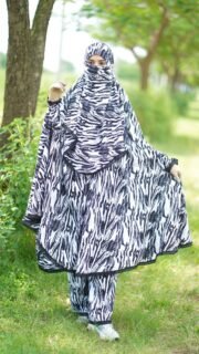 Zebra Print Long Khimar Set – White Khimar